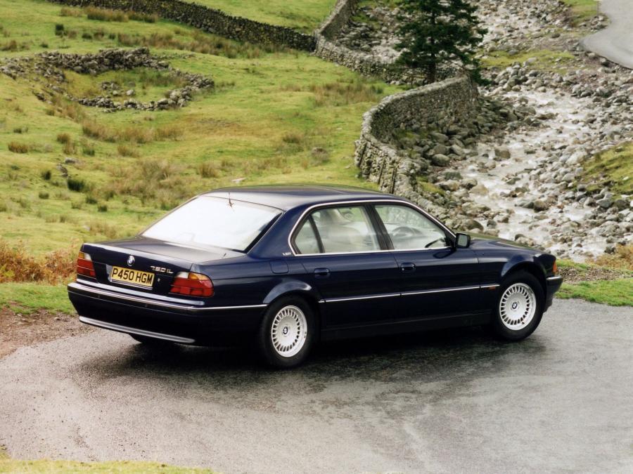  BMW 750iL 1994 года  (UK) (фото 5 из 6)